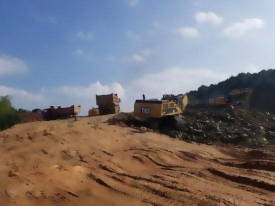 桃江經(jīng)開區(qū)至和電纜項(xiàng)目工地上